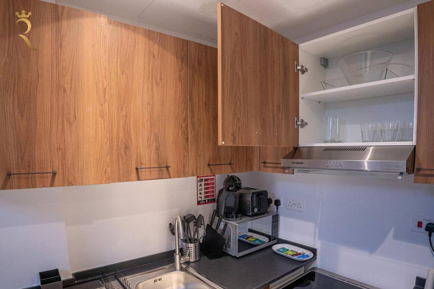 Blackforest 2br Duplex At Masdar Apartamento